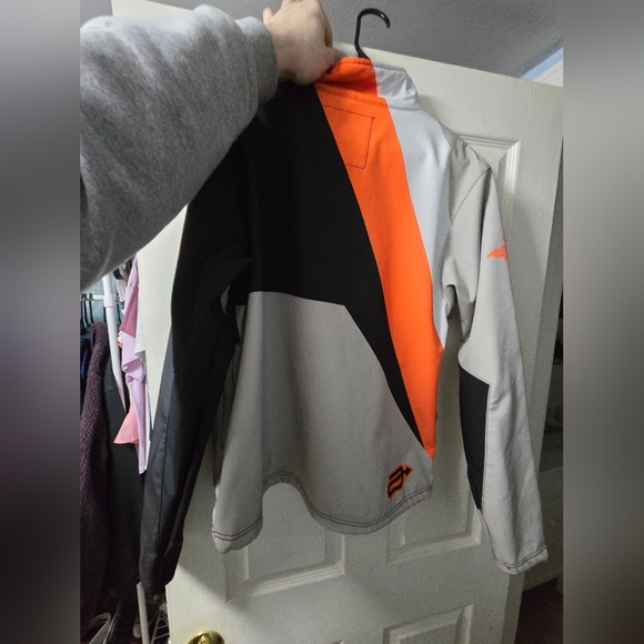 Men's Orange and Gray Jacket - Picture 3 of 6